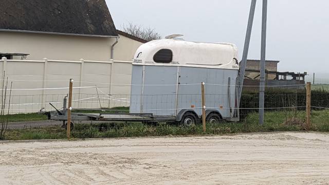 van porte calèche