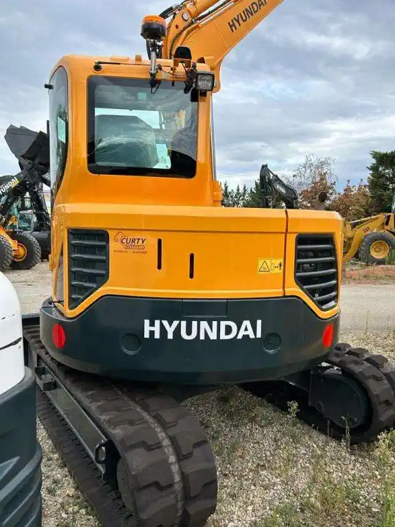 Mini-pelle Hyundai R80CR-9A 8T – Occasion Fiable – Image 4