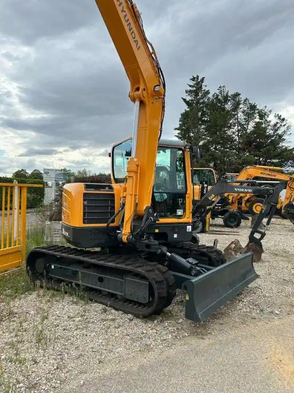 Mini-pelle Hyundai R80CR-9A 8T – Occasion Fiable – Image 6